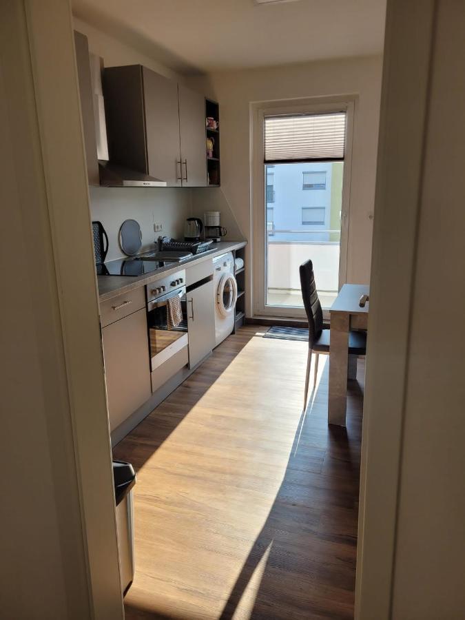 Schoene Einfache Ferienwohnung Zwischen Stadt Und Meer ヴィルヘルムスハーフェン エクステリア 写真