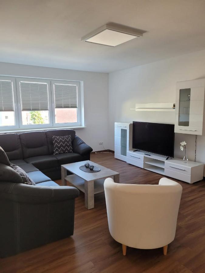 Schoene Einfache Ferienwohnung Zwischen Stadt Und Meer ヴィルヘルムスハーフェン エクステリア 写真