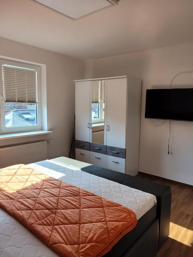Schoene Einfache Ferienwohnung Zwischen Stadt Und Meer ヴィルヘルムスハーフェン エクステリア 写真
