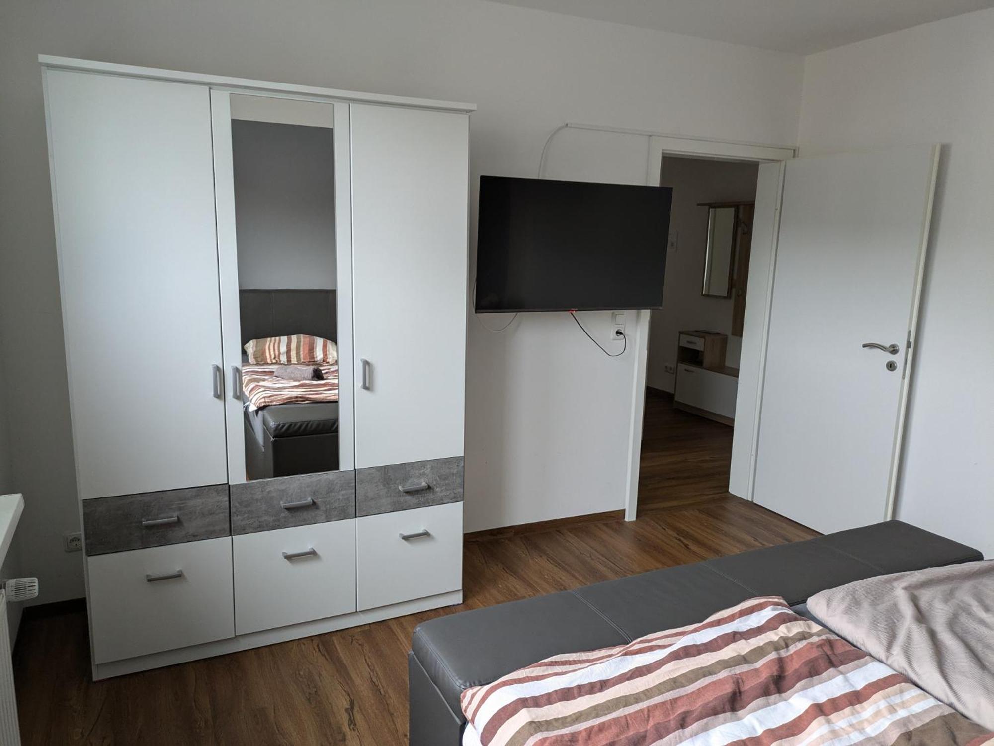 Schoene Einfache Ferienwohnung Zwischen Stadt Und Meer ヴィルヘルムスハーフェン エクステリア 写真