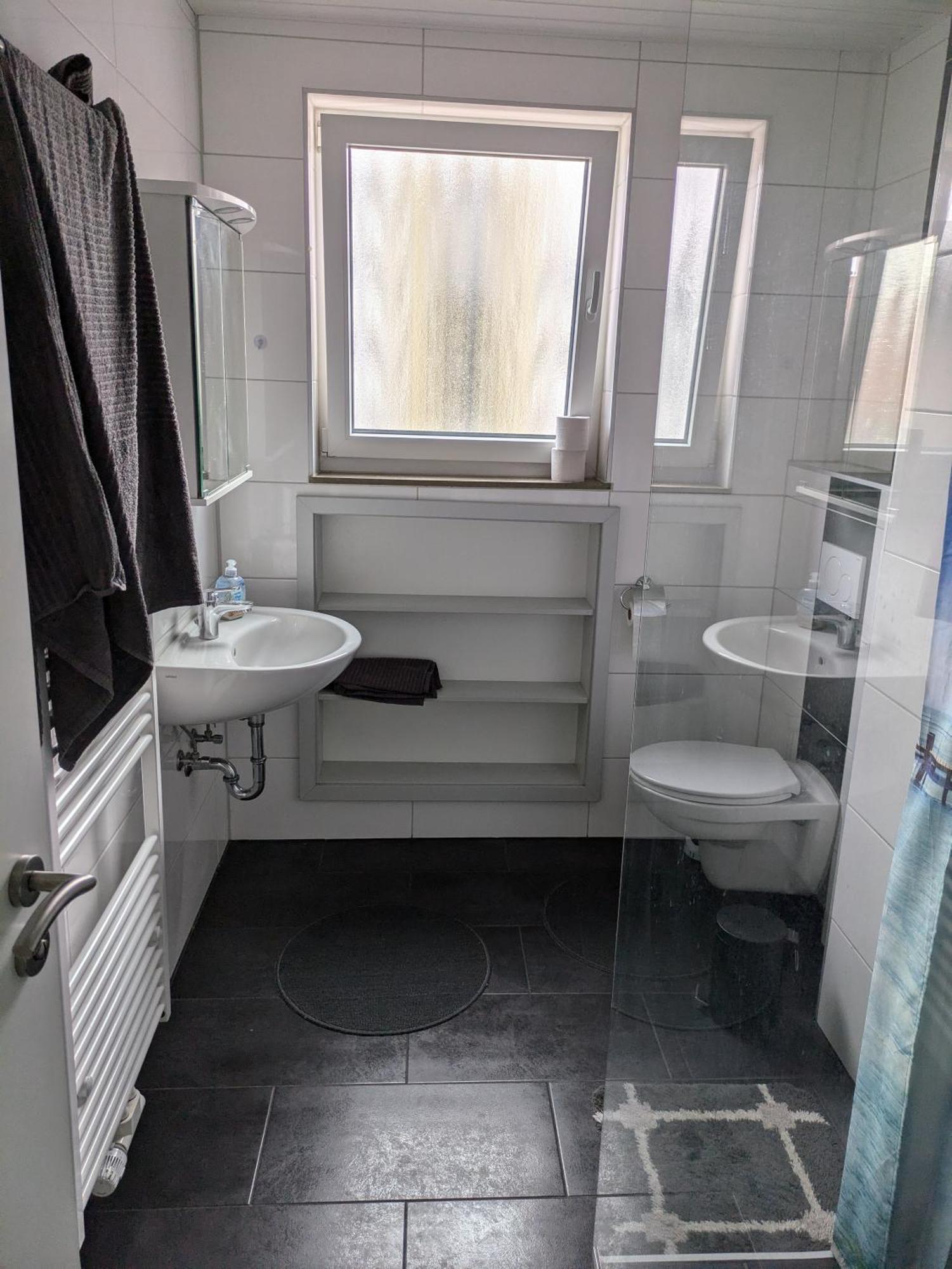 Schoene Einfache Ferienwohnung Zwischen Stadt Und Meer ヴィルヘルムスハーフェン エクステリア 写真