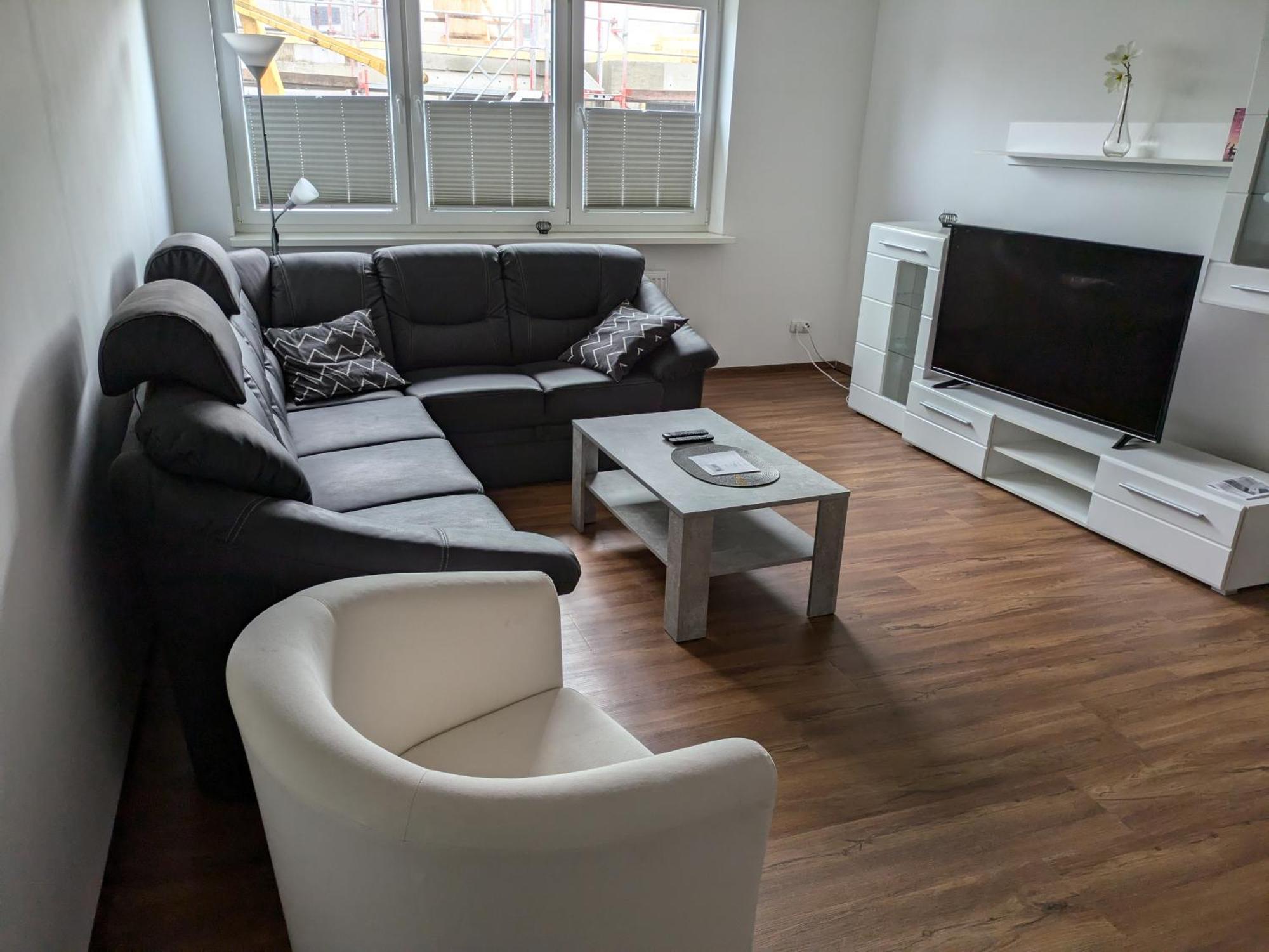 Schoene Einfache Ferienwohnung Zwischen Stadt Und Meer ヴィルヘルムスハーフェン エクステリア 写真