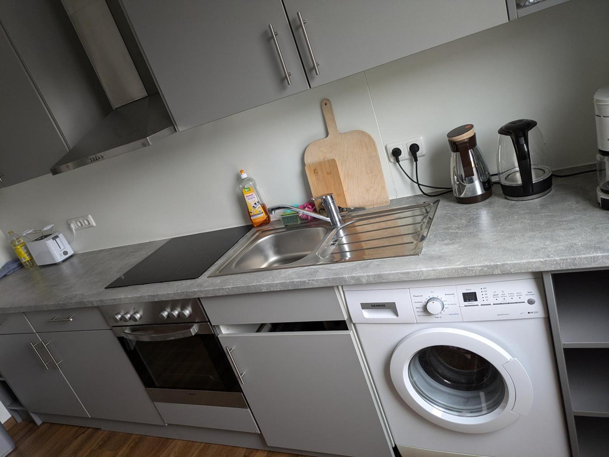 Schoene Einfache Ferienwohnung Zwischen Stadt Und Meer ヴィルヘルムスハーフェン エクステリア 写真