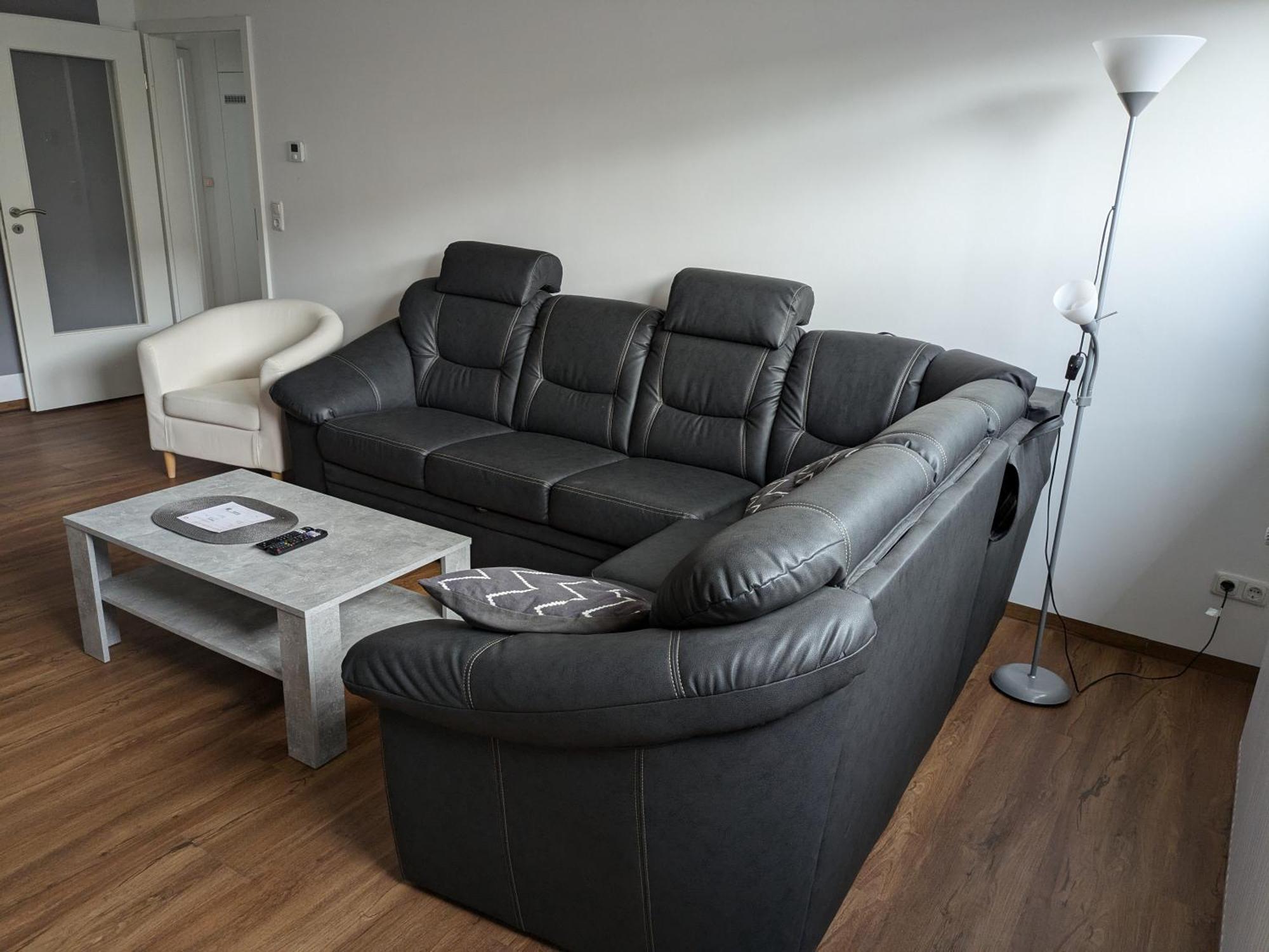 Schoene Einfache Ferienwohnung Zwischen Stadt Und Meer ヴィルヘルムスハーフェン エクステリア 写真
